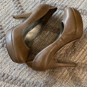 Guess platform shoes size 7